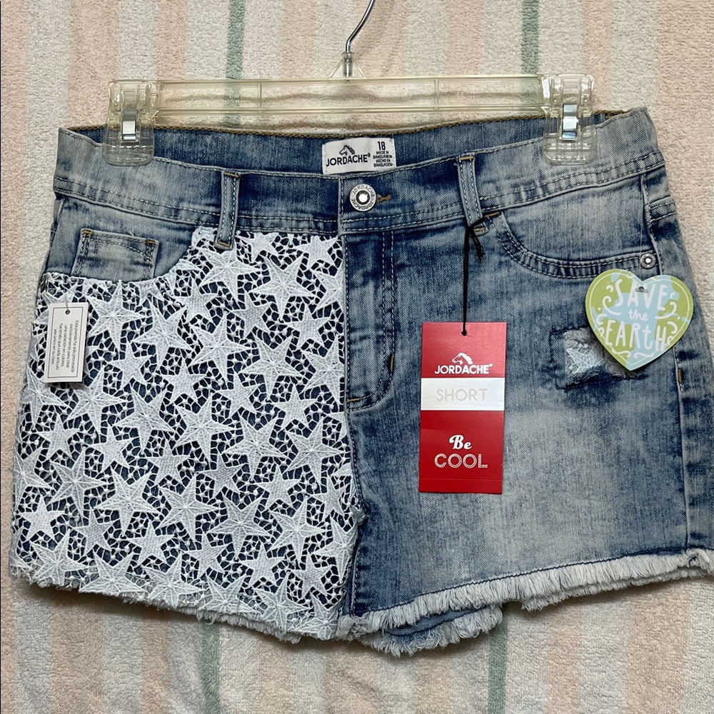 🩵💙🩵NWT Jordache Blue Denim Shorts with Star Lace